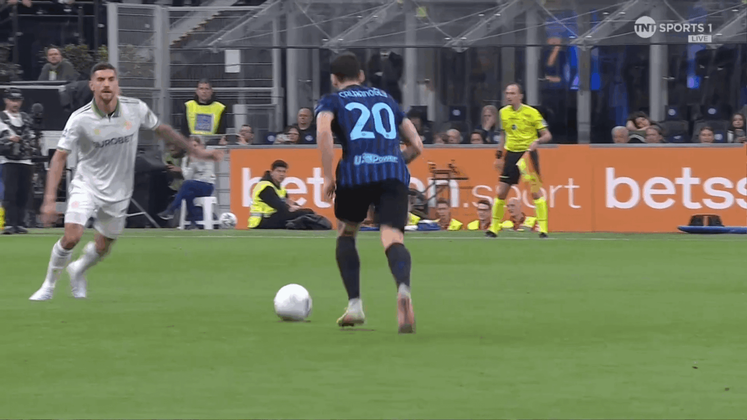 Alternate angles of Calhanoglu's goal against Roma