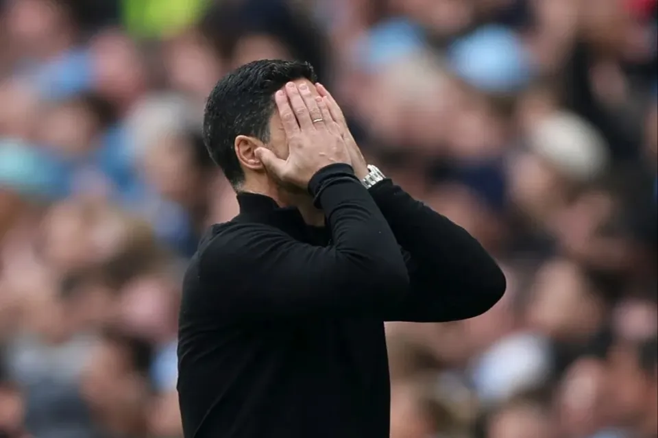 Arsenal manager Mikel Arteta reacts at Wembley