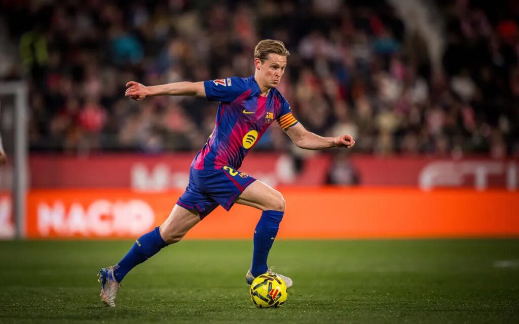 If anyone knows how to play well against low block teams, its De Jong. Tonight he might be the most important player against Atletico