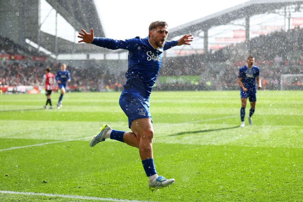 Everton score dramatic late leveller to earn point against Brentford