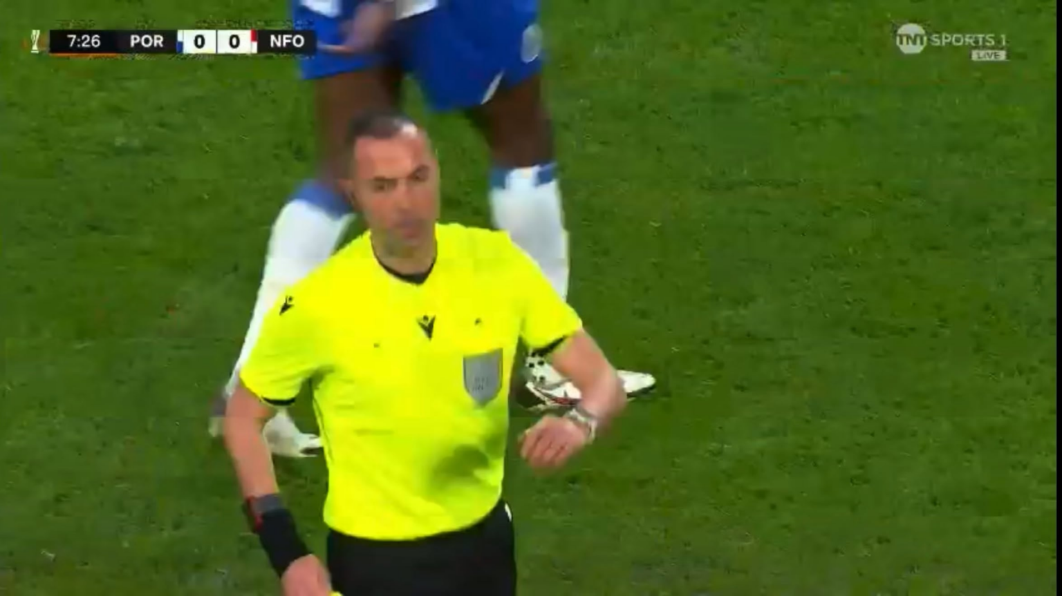 “Potencial” penalty revisto e não assinalado