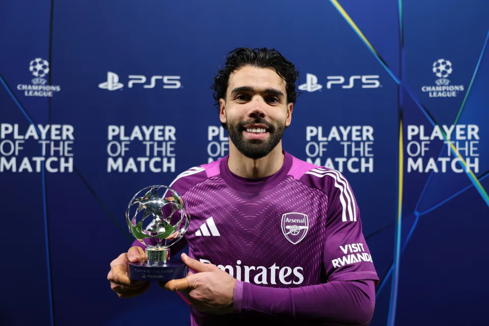David Raya poses with Player of the Match trophy after Arsenal's win over Sporting Lisbon