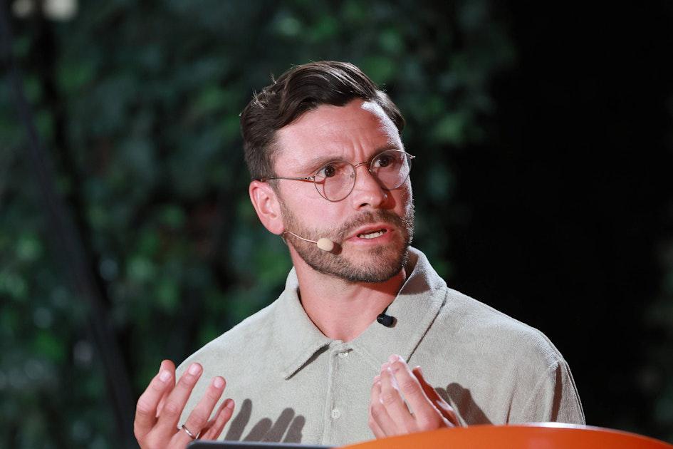 Jonas Hector fühlt sich bei Nagelsmann an Kwasniok erinnert: "Wenn der bei der einen oder anderen Aussage ein bisschen vorsichtiger ist, dann wird auch gar nicht so extrem diskutiert. Bei Kwasniok haben wir das ja auch angemerkt [...] Klare Kante, aber das kann dir eben auch auf die Füße fallen."