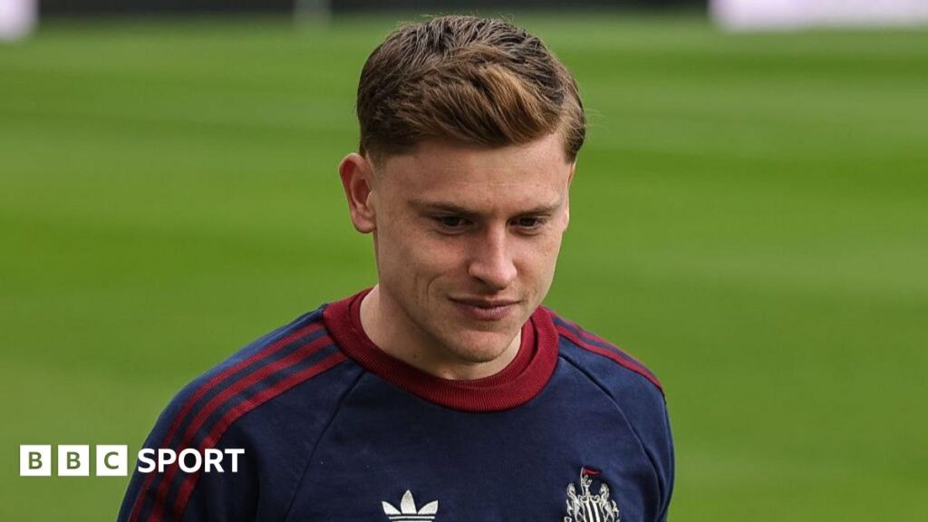 Newcastle: Harvey Barnes surprises young Magpie