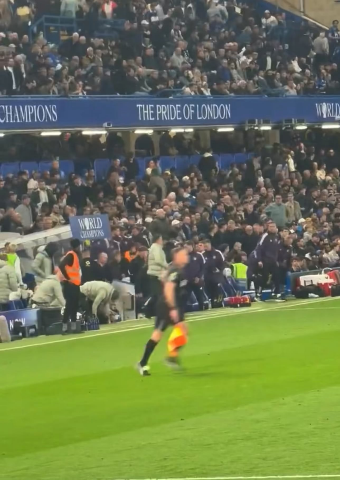 Boos ring out at halftime during Chelsea vs Man U