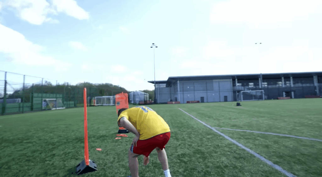 Wayne Rooney shows youtuber how he would take a penalty