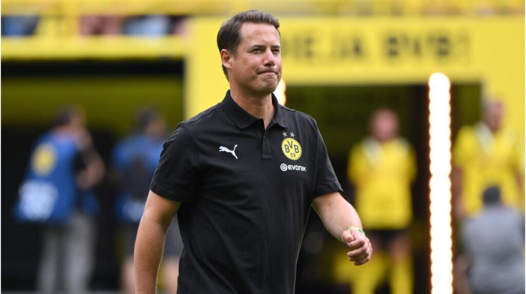 Ricken: "Die Engländer geben mehrere Milliarden aus, wir als Bundesliga nicht mal eine. Sie haben unser Geschäftsmodell kopiert, junge Spieler früh zu finden und zu entwickeln. Aber das sollte uns nicht limitieren. Wir wollen den Kader verstärken, um den Abstand auf Bayern weiter zu verringern."