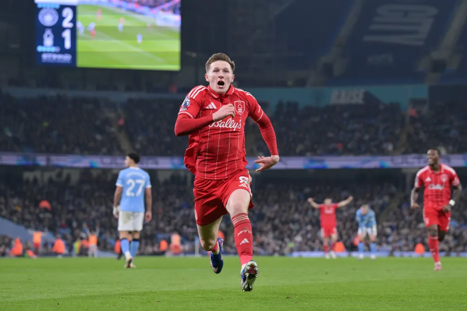 Elliot Anderson of Nottingham Forest celebrates scoring his team's second goal during the Premier League match between Manchester City and Nottingham Forest
