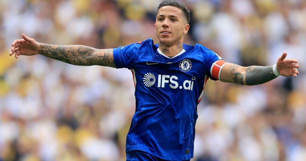 Fernandez books FA Cup showdown with Man City