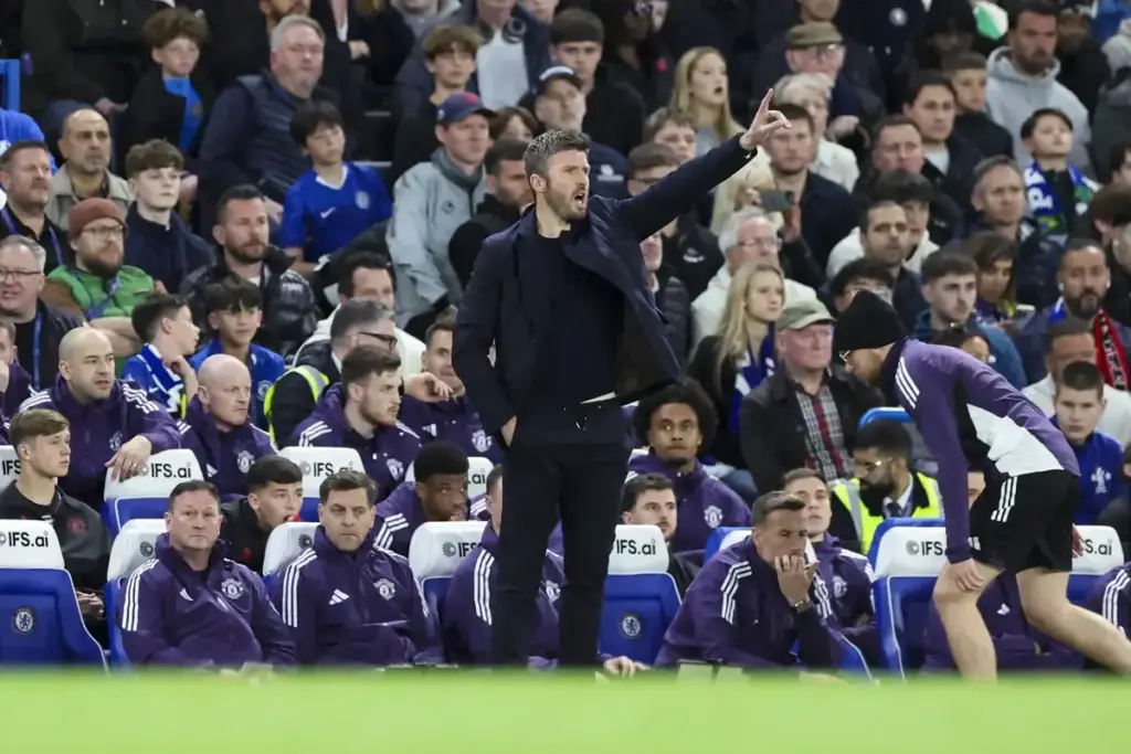 He destroyed Manchester United! Carrick wants this midfielder