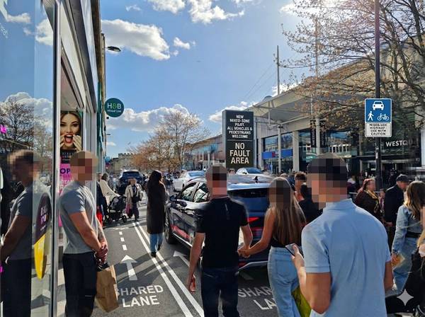 fool26 naked street2