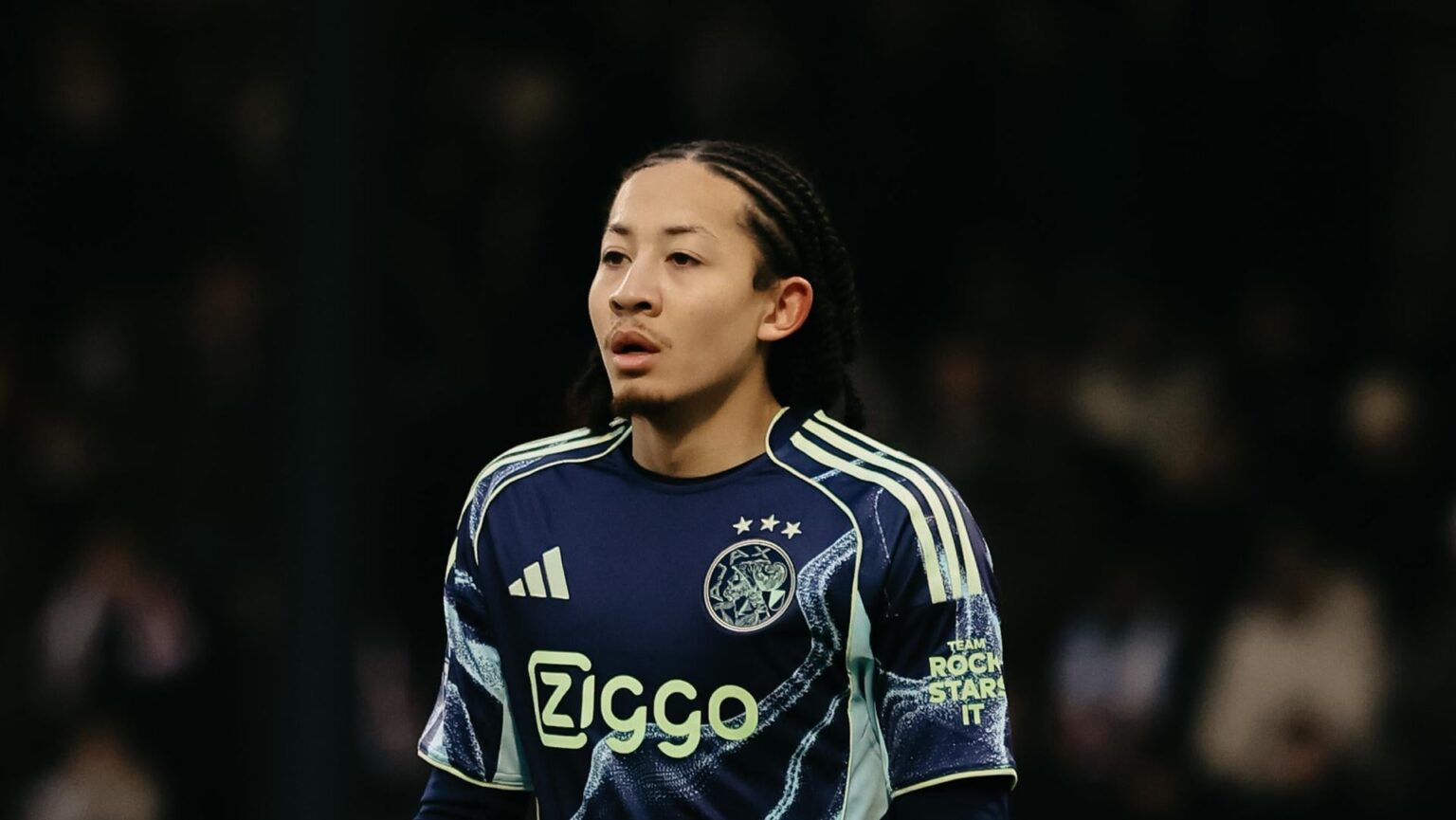 Official: Fitz-Jim successfully undergoes shoulder surgery and won't be back in the squad before the new season starts