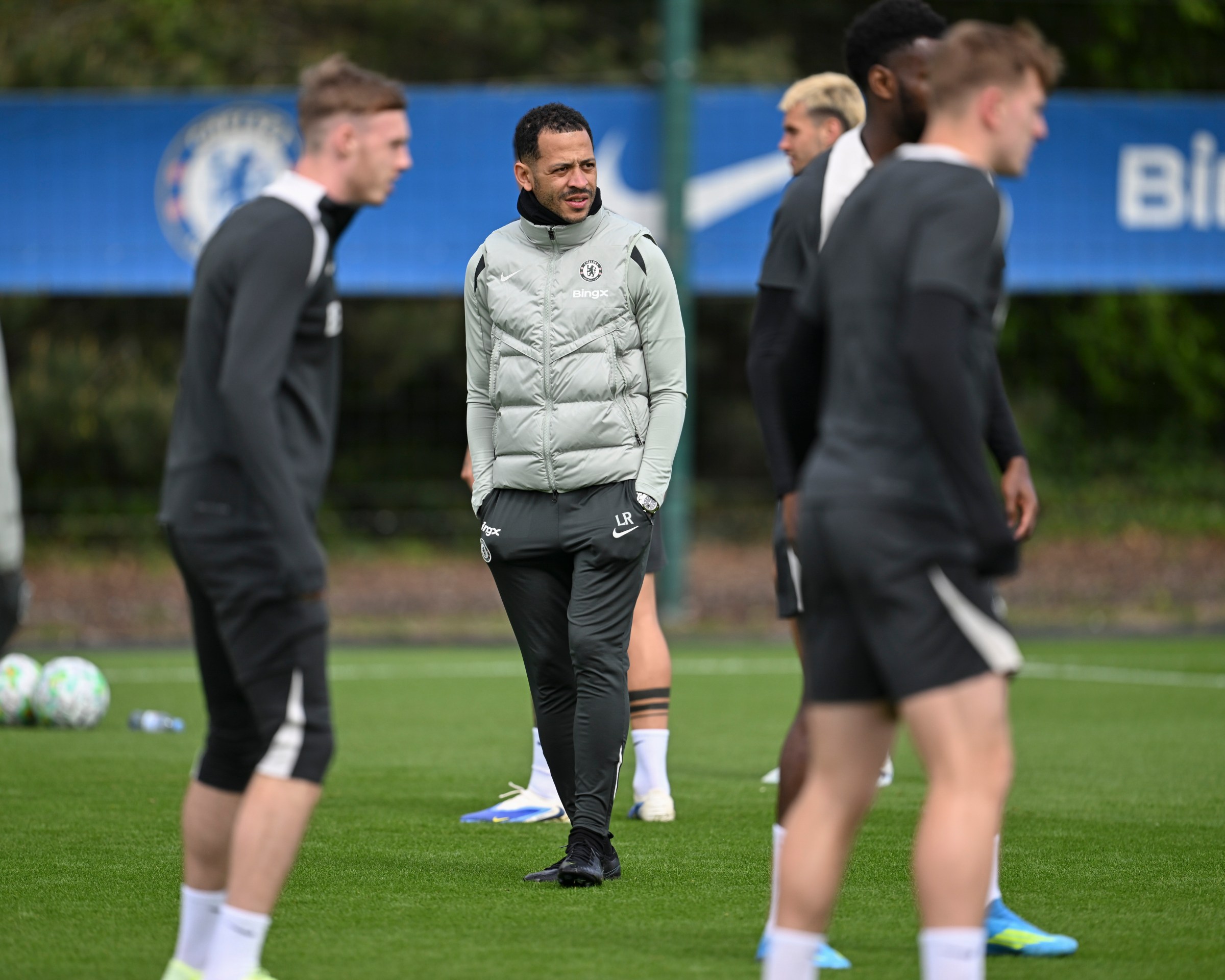COBHAM, ENGLAND - APRIL 17: Head Coach Liam Rosenior of Chelsea during a training session at Chelsea Training Ground on April 17, 2026 in Cobham, England. (Photo by Darren Walsh/Chelsea FC via Getty Images)