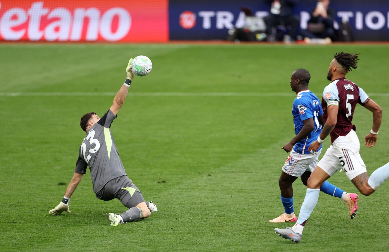BIRMINGHAM, ENGLAND - APRIL 19: Emiliano Martinez of Aston Villa saves a shot on goal from Habib Diarra of Sunderland during the Premier League match between Aston Villa and Sunderland at Villa Park on April 19, 2026 in Birmingham, England. (Photo by Harry Murphy - AVFC/Aston Villa FC via Getty Images)
