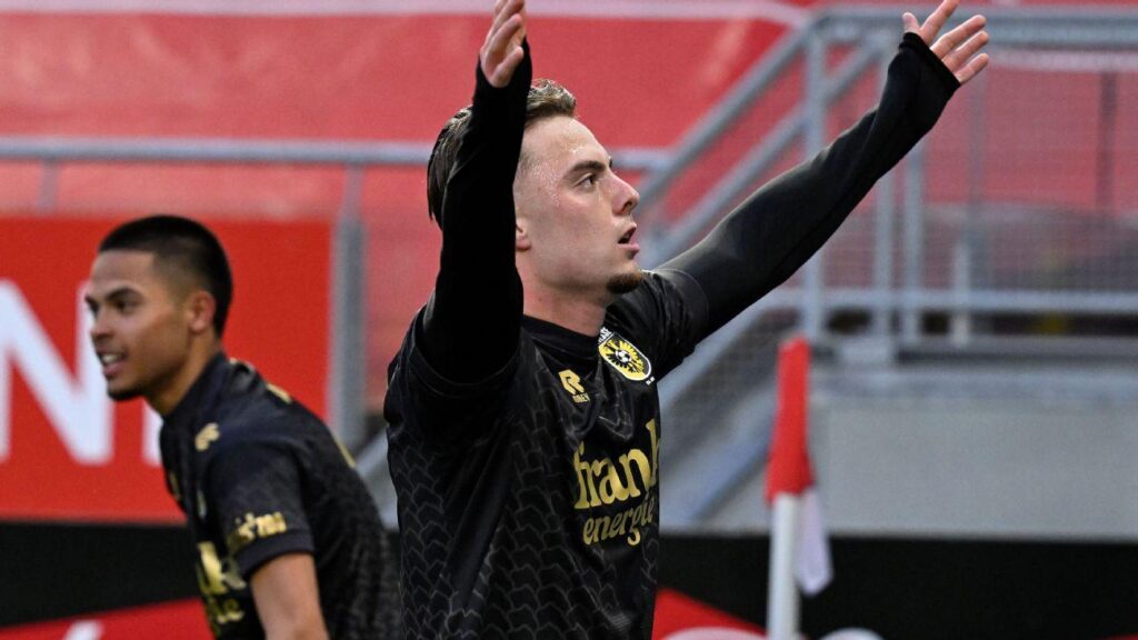 Geloof in play-offs groeit bij Vitesse dankzij uitblinker: "Als hij speelt, weet je dat hij scoort" (Nino Zonneveld)