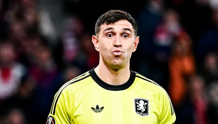 Aston Villa now have major Emi Martinez problem as goalkeeper suffers third warm-up injury before Nottingham Forest