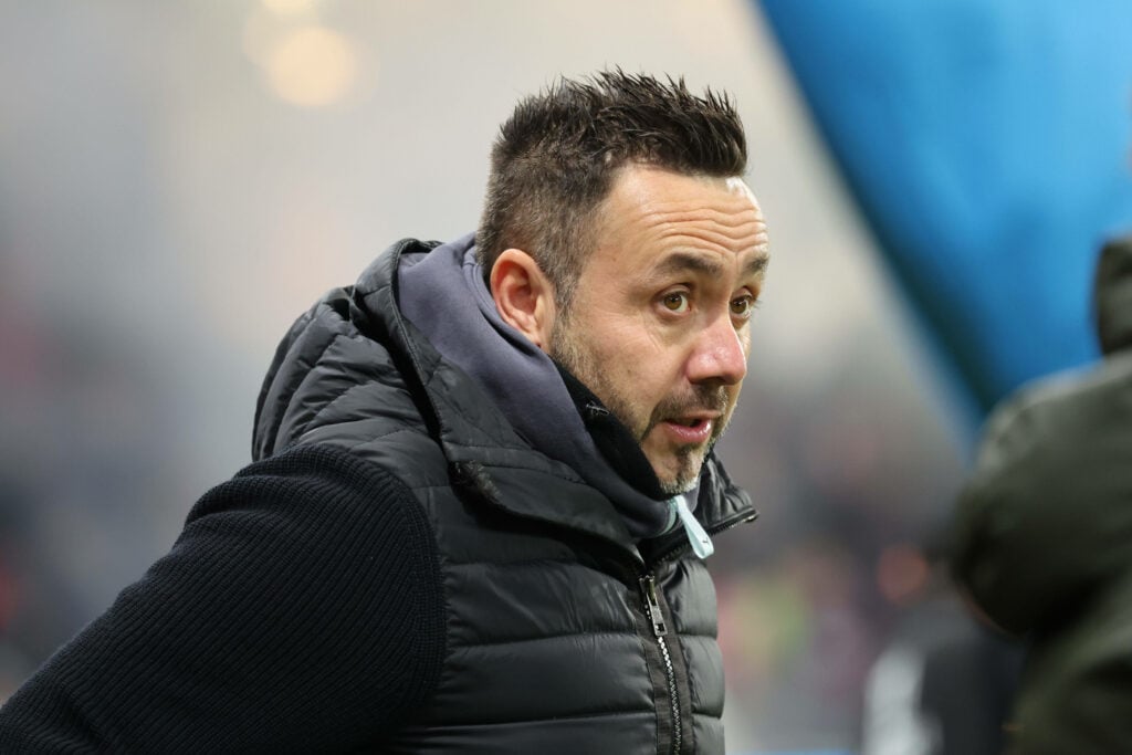 Roberto De Zerbi looks on as he manages Marseille fron the touchline