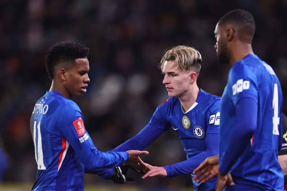 Jesse Derry replaces Estevao to make his Chelsea debut