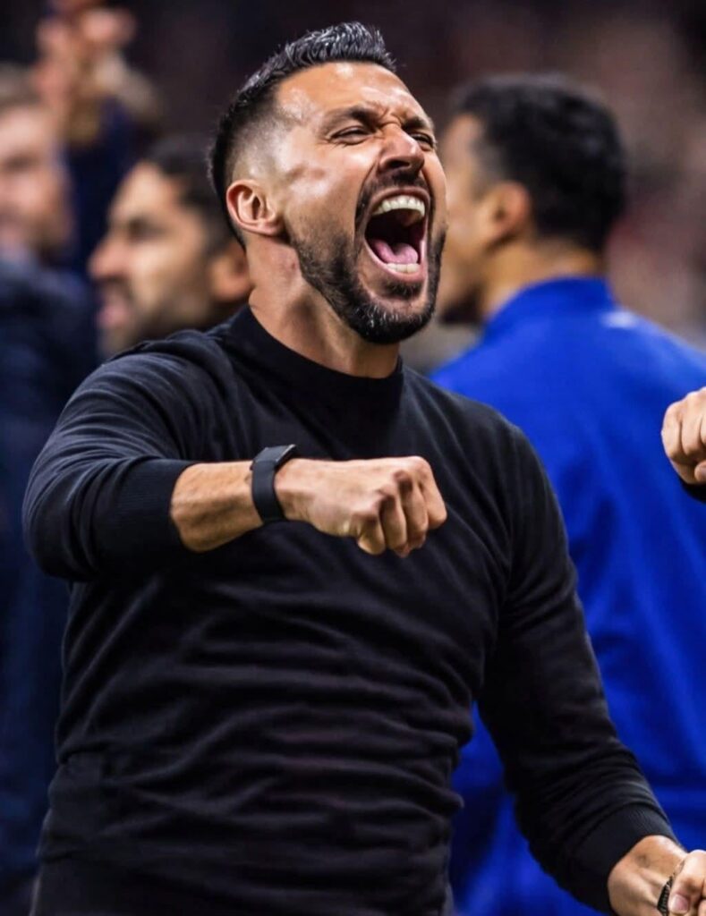 Temos treinador para os próximos anos? 👀💙