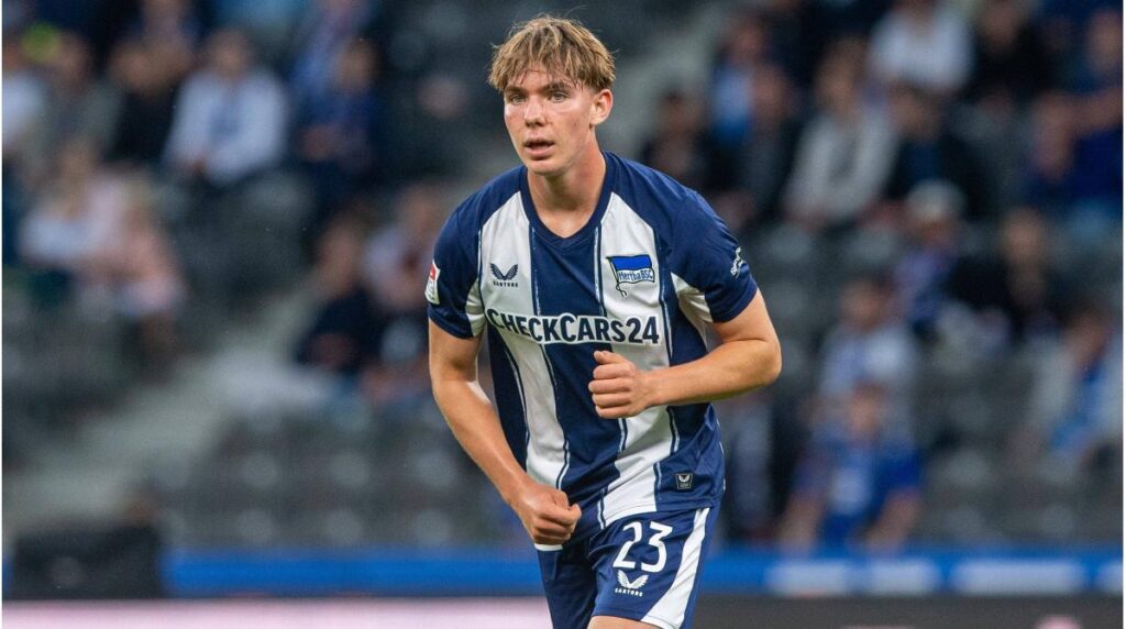 BVB hat Hertha-Talent Eichhorn im Fokus: Den "Ruhr Nachrichten" zufolge gilt der 16-Jährige bei den BVB-Verantwortlichen mittlerweile als Ideallösung im defensiven Mittelfeld. Die Dortmunder haben der Spielerseite bereits klar signalisiert, dass ein starkes Interesse an einem Transfer besteht.