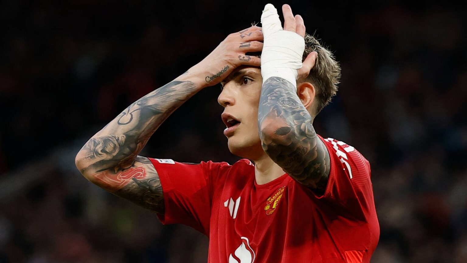 Carrick must drop 18-pass Man Utd flop who's becoming the new Garnacho