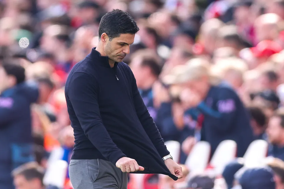 Mikel Arteta reacts during Arsenal's 2-1 defeat to Bournemouth