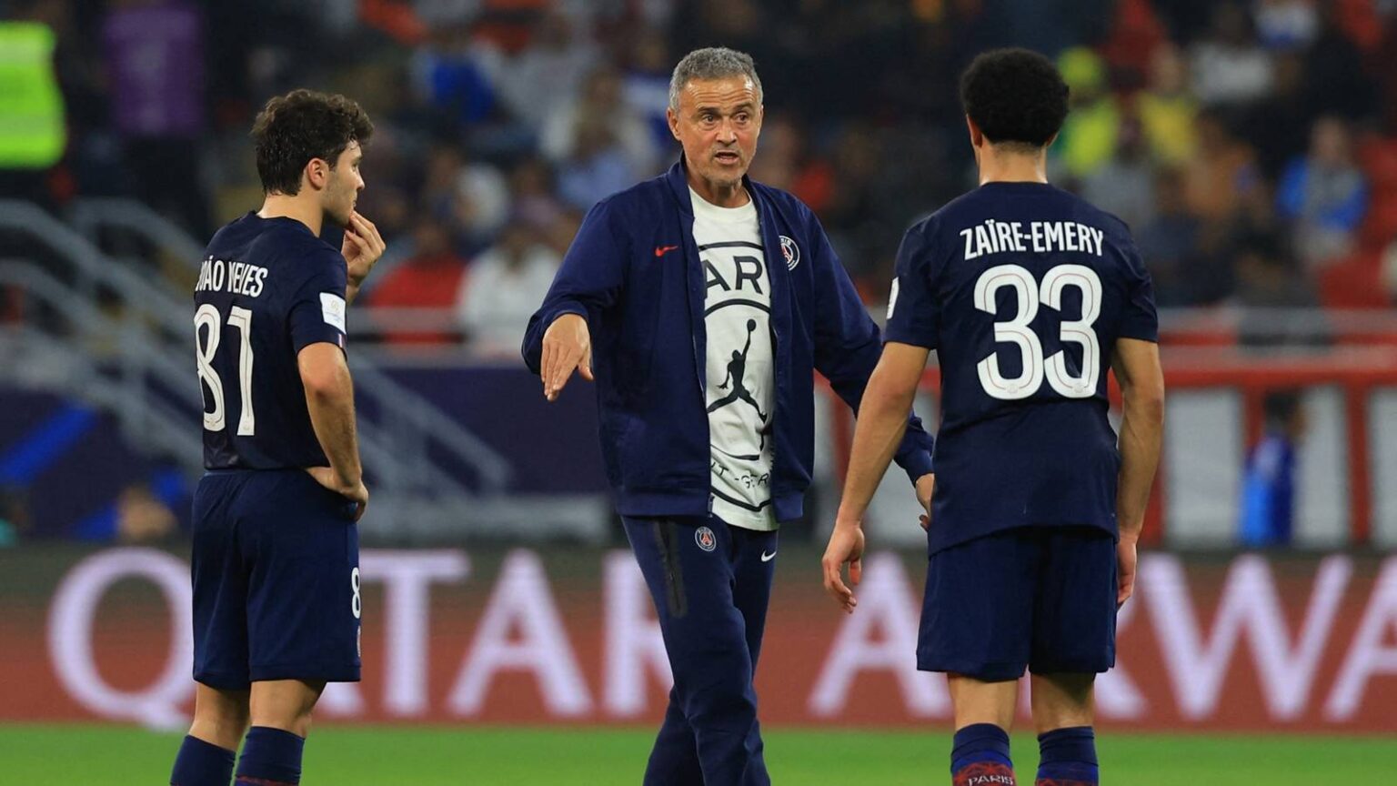 Long-serving Arsenal star now wants to leave as PSG make contact