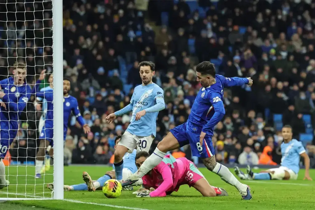 Chris Sutton makes Chelsea vs Man City prediction for Sunday