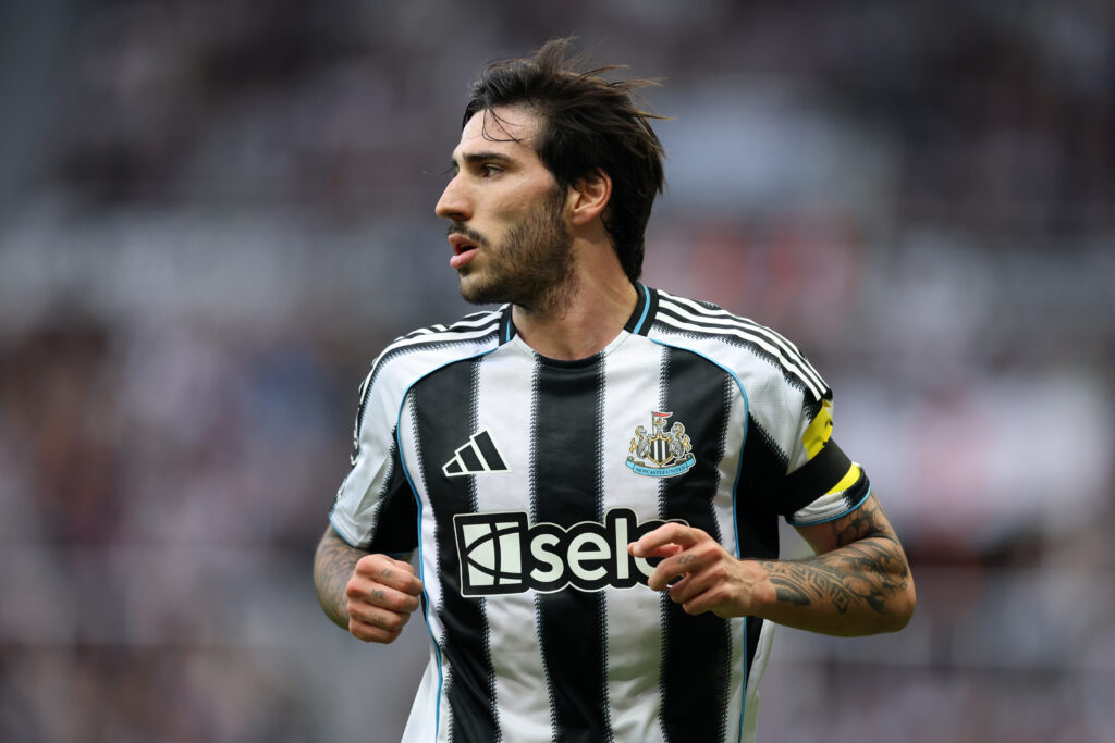NEWCASTLE UPON TYNE, ENGLAND - SEPTEMBER 28: Sandro Tonali of Newcastle United looks on during the Premier League match between Newcastle United and Arsenal at St James' Park on September 28, 2025 in Newcastle upon Tyne, England. (Photo by George Wood/Getty Images)