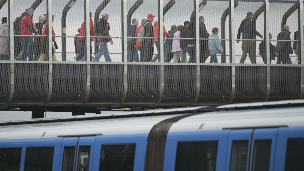 Fan-Schlägerei vor Allianz-Arena in München bei FC-Bayern-Stuttgart Spiel