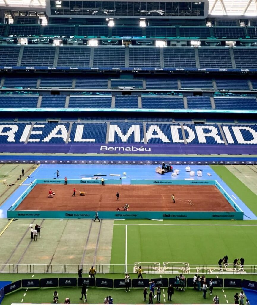 Work in progress ⏳️ for Mutua Madrid open. The bernabeu will host the practise tennis match.