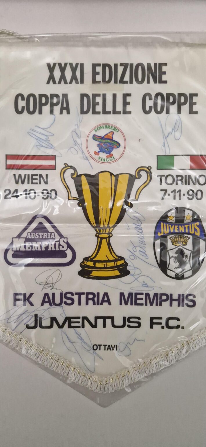 Salve a tutti, potreste darmi delle indicazioni su questo cimelio sportivo?