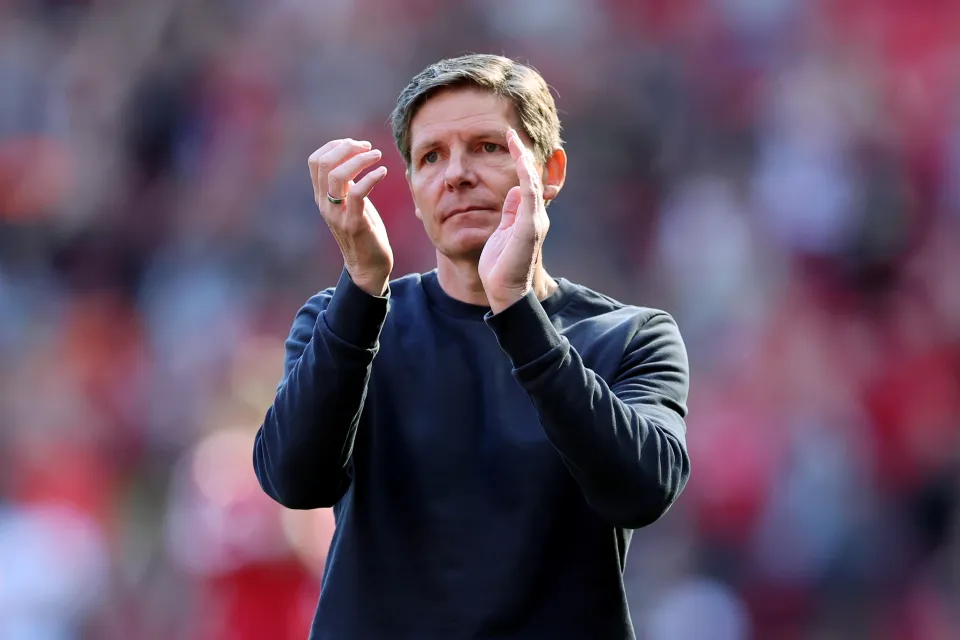 Oliver Glasner, Manager of Crystal Palace, applauds the fans following defeat during the Premier League match between Liverpool and Crystal Palace