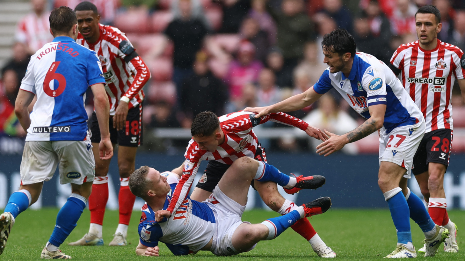 Blackburn Rovers urged to "reward" ex-Leeds United man this summer