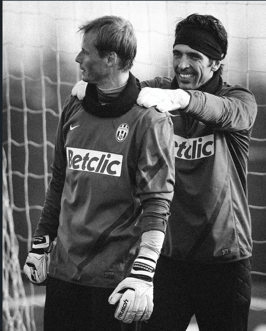 Buffon x Manninger. Fa malissimo