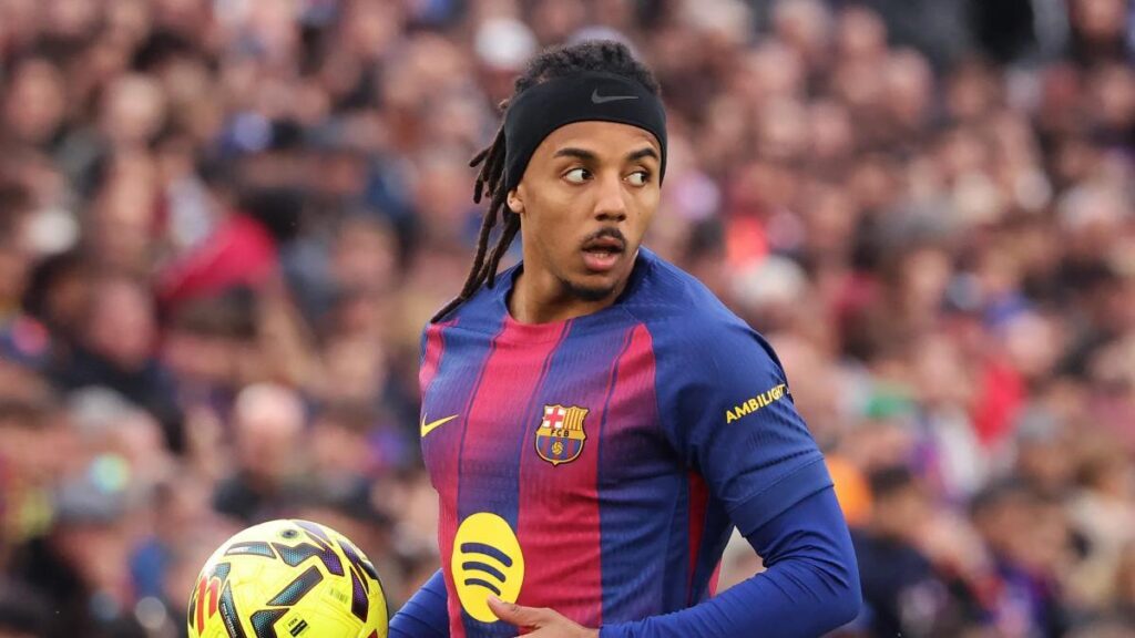 [Polo] In the test that Flick did yesterday, he formed the team with Joan Garcia in goal; Araujo at right back, Koundé and Gerard Martín as centre backs and Cancelo at left back; in the double pivot he placed Eric Garcia and Pedri ; in front, a line of three with Yamal, Olmo  and Rashford.