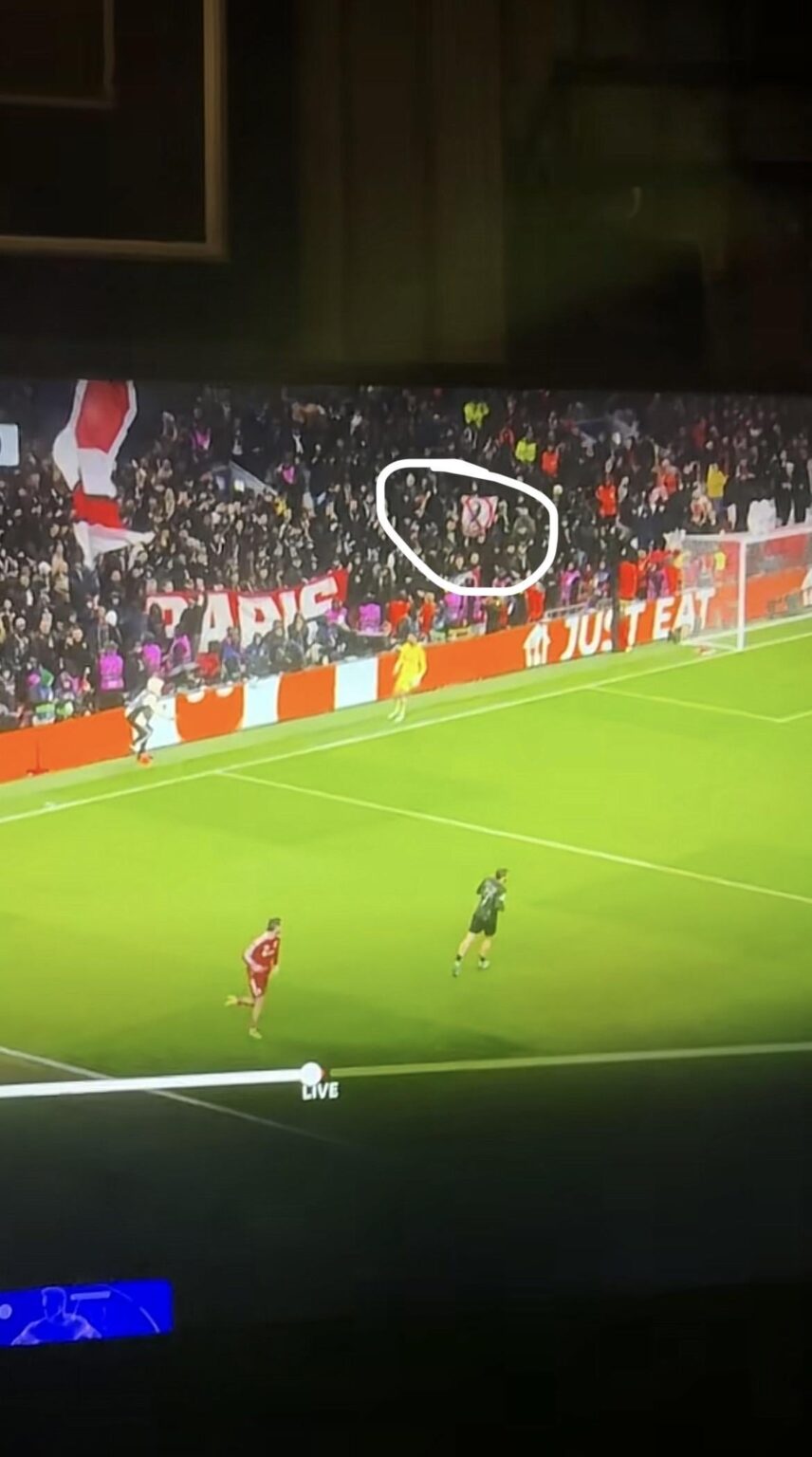 In yesterday’s UCL match Between PSG and Liverpool, a member of the PSG Ultra group had a sack the board banned aimed towards Celtic up!🍀