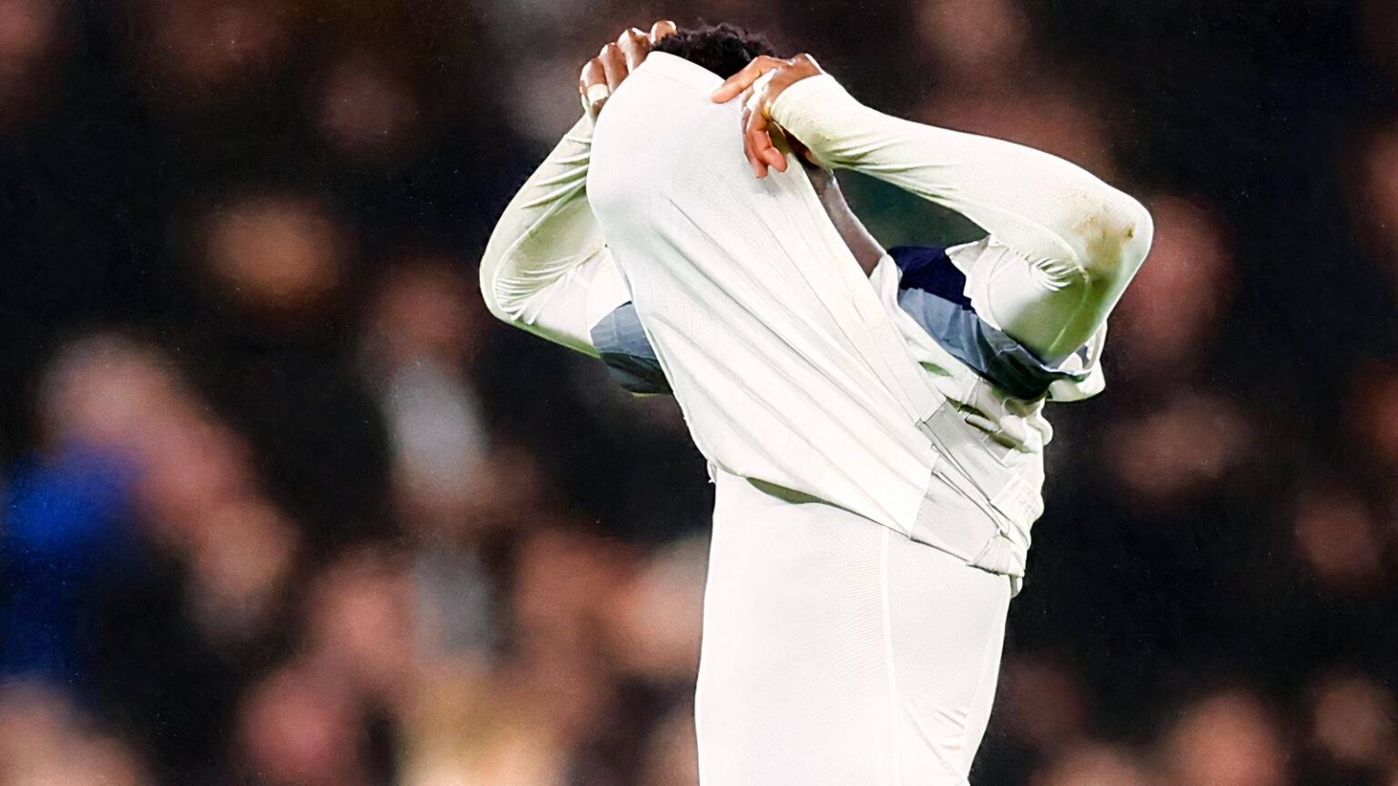 Tottenham star changes agents with talks now opened over shock summer exit