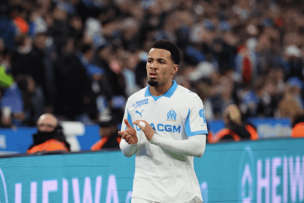 [@Mattspiro] Ethan Nwaneri’s loan fee is tied to minutes: the more he plays, the less Marseille pay #Arsenal, L’Equipe reports. 

Despite this, under Habib Beye, he hasn’t started a single game in two months – with the newspaper citing a “persistent impression of nonchalance.”