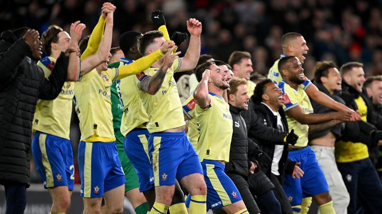 Southampton stun Arsenal in FA Cup