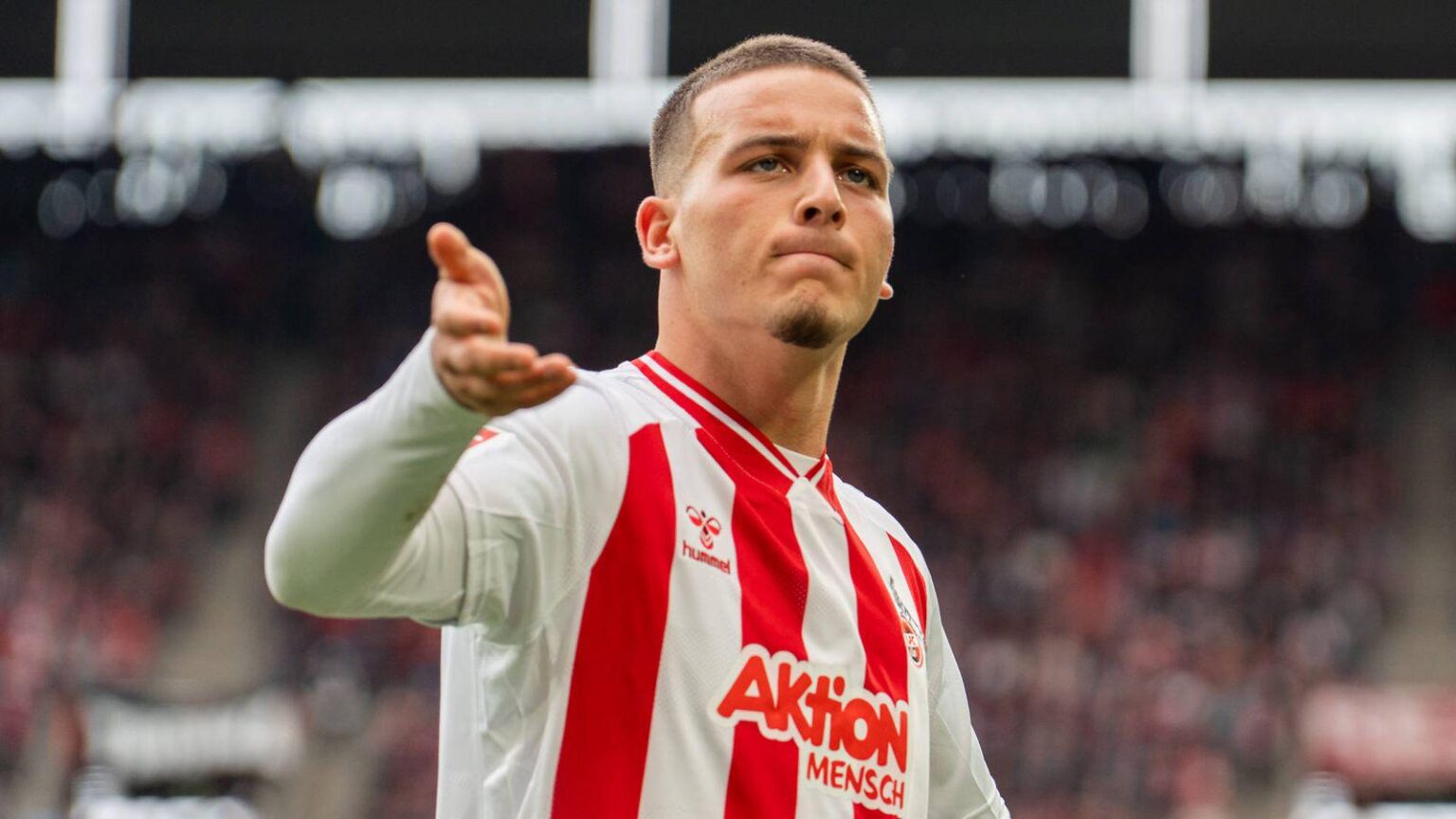 Said El Mala vermeidet Bekenntnis zum 1. FC Köln: "Wir haben vertrauliche Gespräche mit Thomas Kessler und sind offen und ehrlich zueinander [...] Was passiert, kann ich nicht sagen. Aber ich habe noch fünf Spiele zu gehen. Und da gebe ich alles."