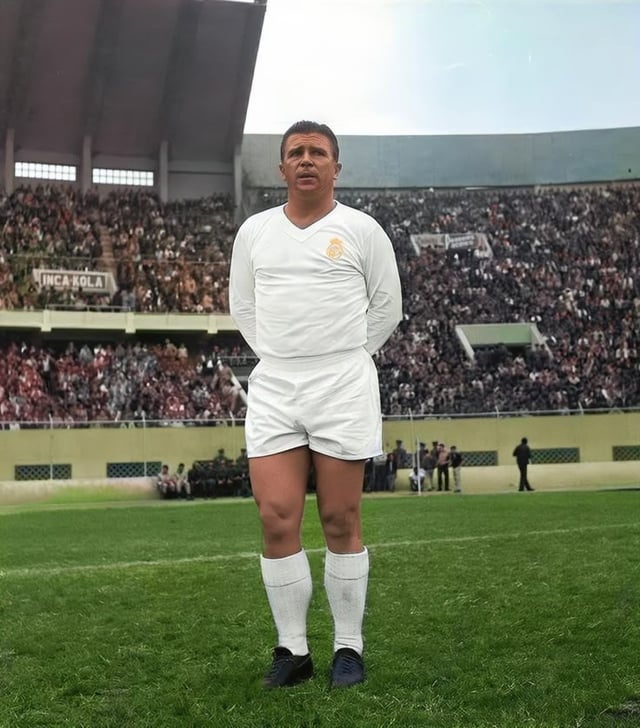 On this day, April 1st 1927, a club legend Ferenc Puskás was born. Puskás amassed 243 goals and 133 assists in 262 appearances for the club.