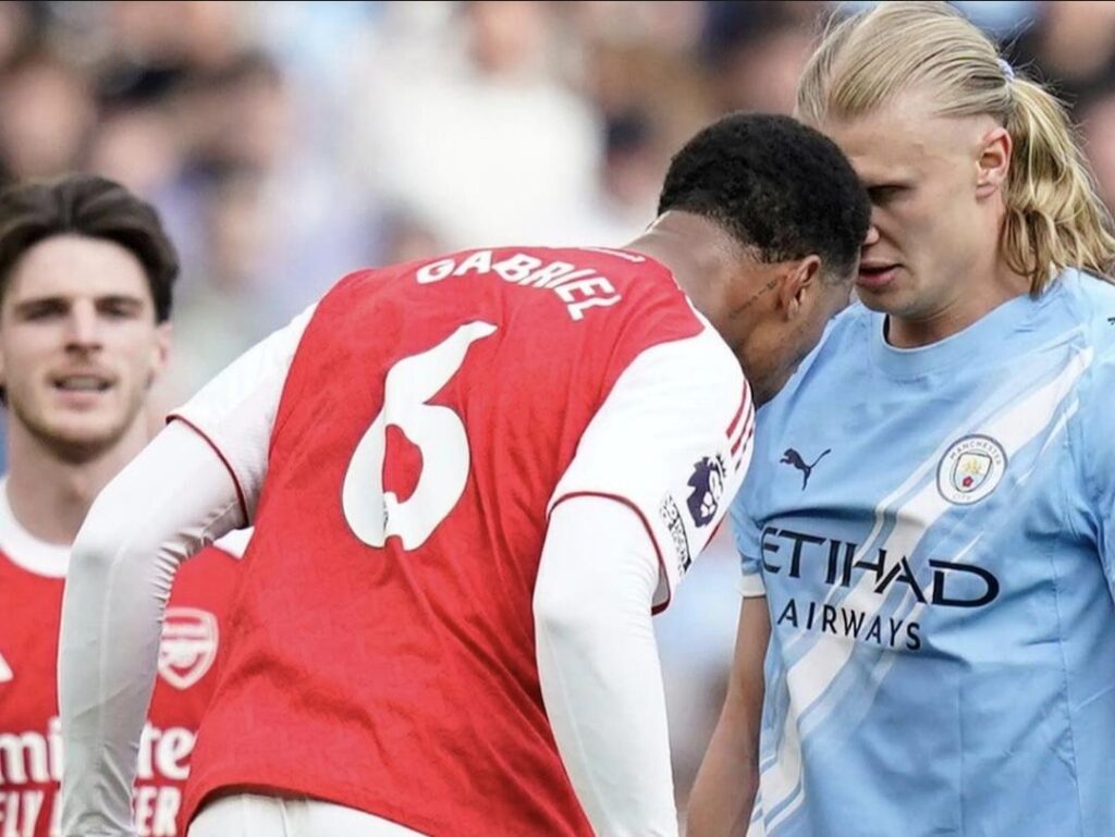 How is this not a red card?