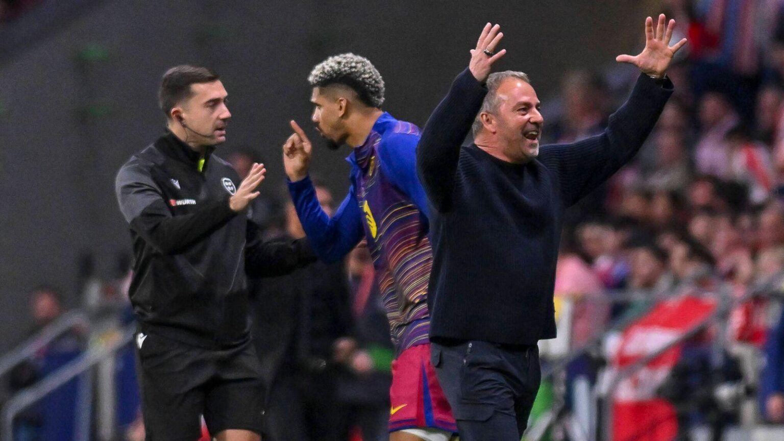 Barca-Coach Hansi Flick tobt wegen skurriler Handspiel-Szene beim CL-Spiel gegen Atlético über deutschen Schiedsrichter Christian Dingert: "Der VAR war sehr auf Atlético ausgerichtet. Es war ein Deutscher, danke Deutschland."