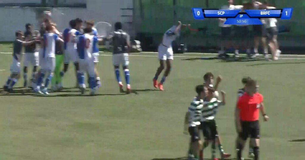 Sub-15 do Sporting de ânimos exaltados na final da Ibercup (vídeo)