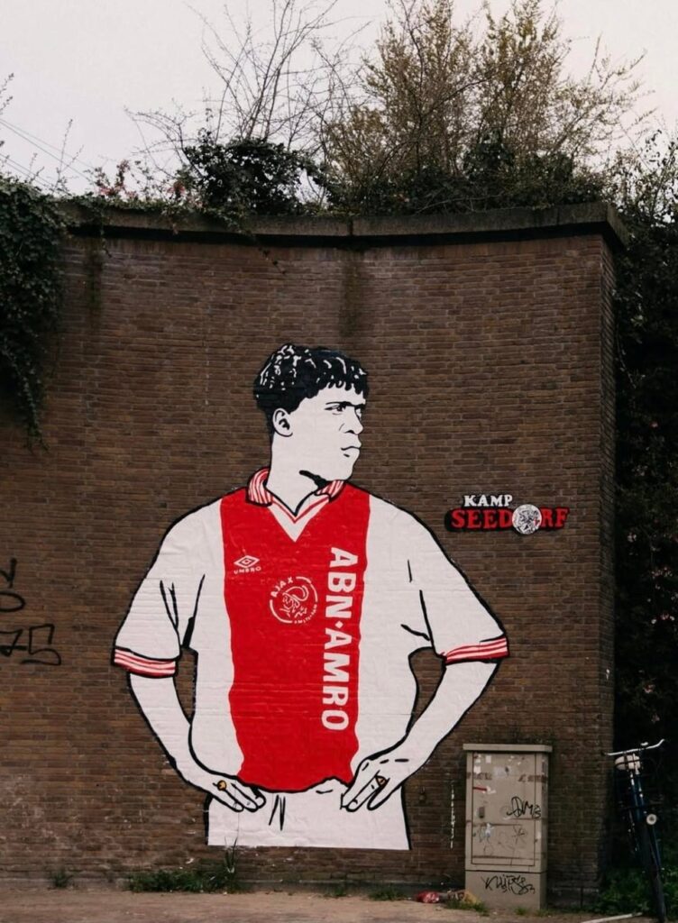 Ajax and Kamp Seedorf present a Clarence Seedorf mural in Javastraat.
