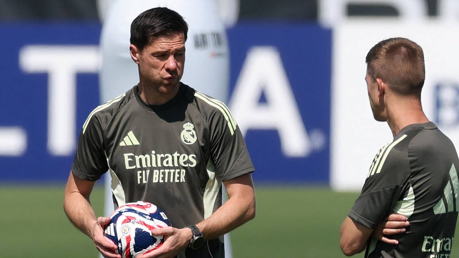 Premier League winning manager could replace Slot at Liverpool