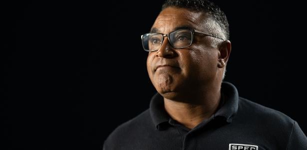 São Paulo teme prejuízo e ficar sem comando no futebol se demitir Roger