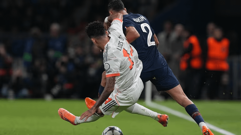 Hakimi, don't let Luis Diaz get away with what he did to you and us on November 4. Channel this inner rage and get revenge in the semis. 👿