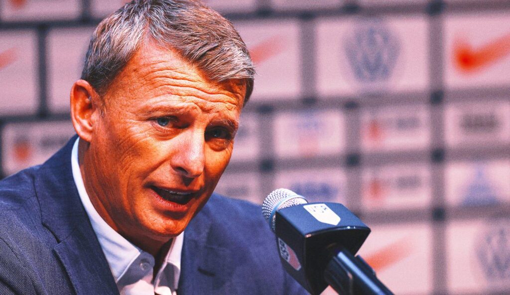 Lembram-se dele? Oguchi Onyewu assume cargo de diretor desportivo da US Soccer para o Mundial após demissão de Matt Crocket